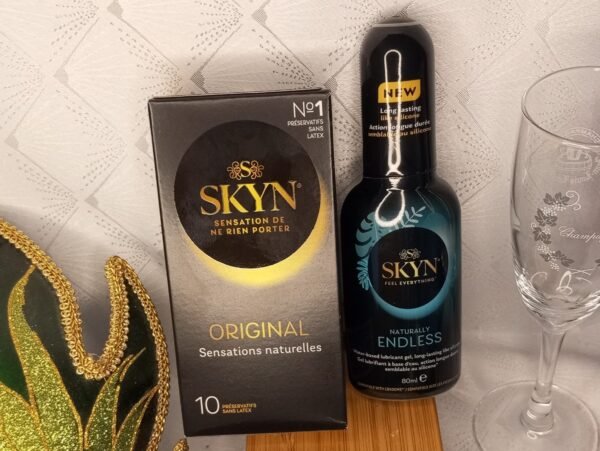 préservatifs et lubrifiant Skyn Kit Soirée Libertine Premium - Élégance & Discrétion